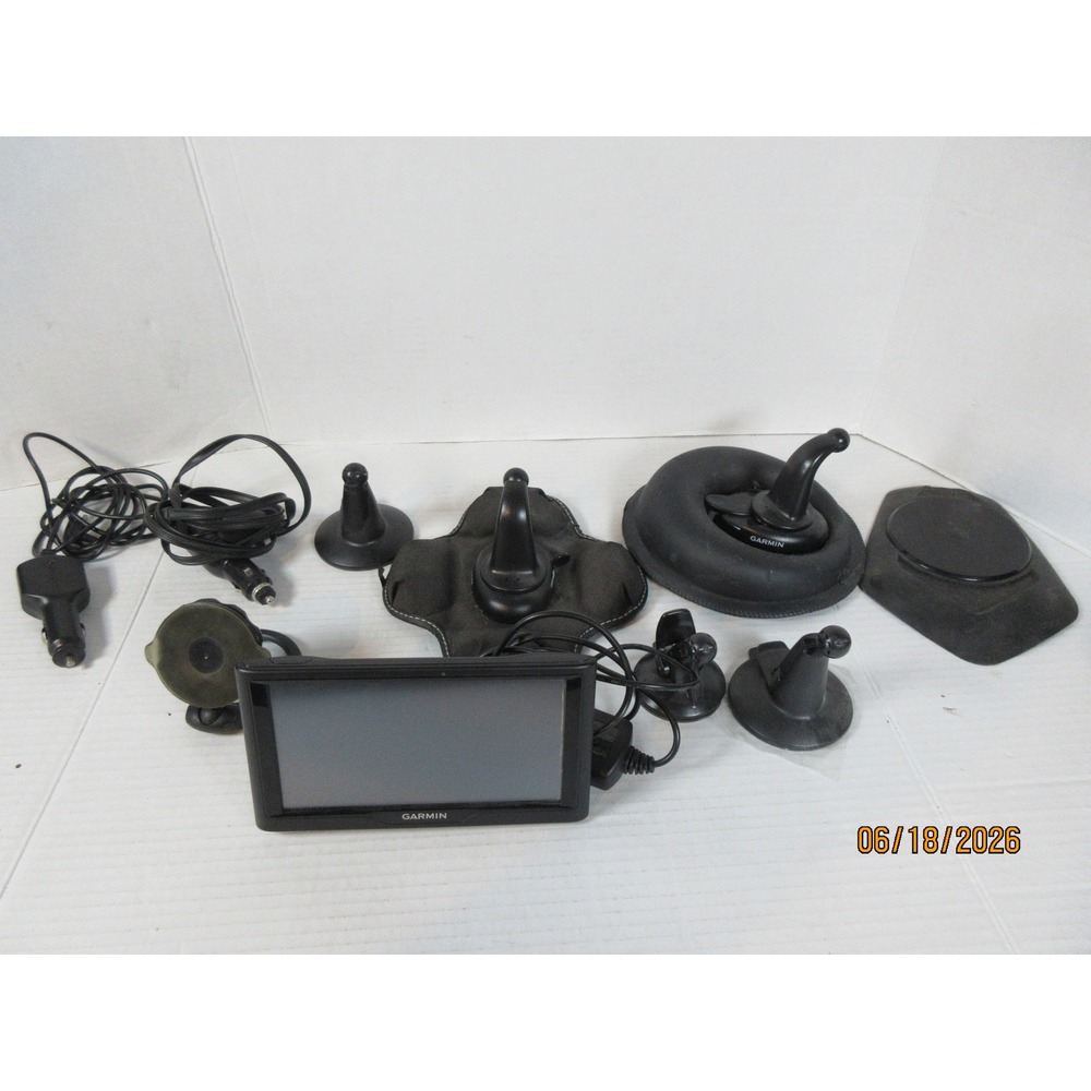 Garmin Nuvi GPS Navigation Bundle 13 Piece Set W/ Mounts and Cords Black Working
